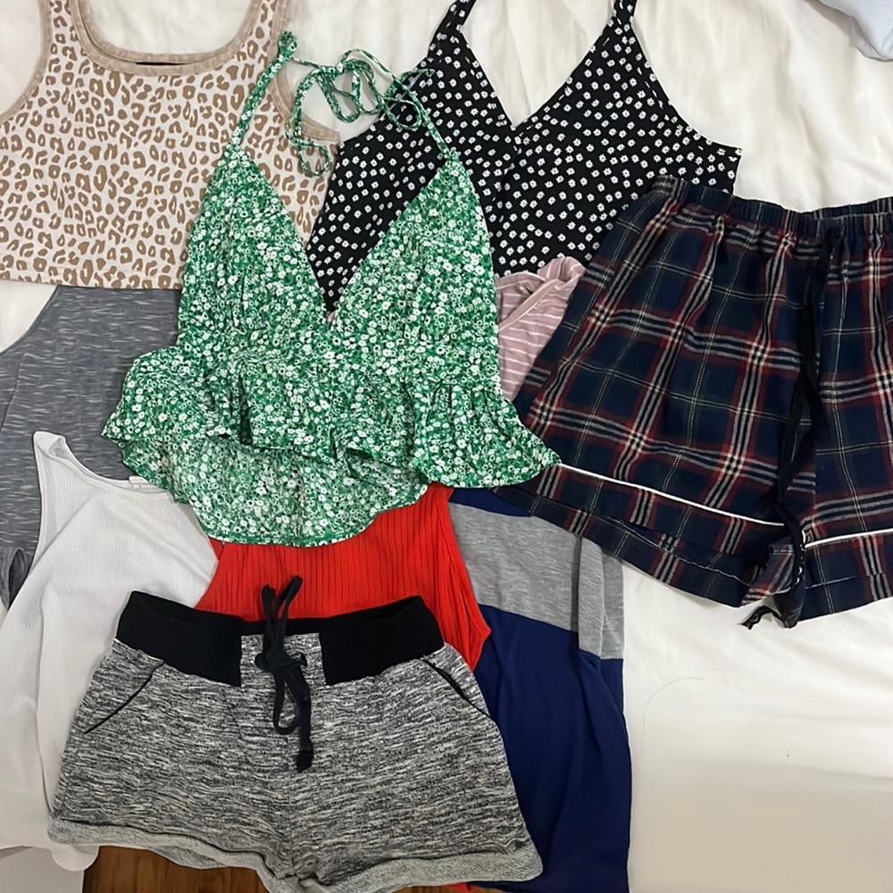 BIG BUNDLE: cute tops and shorts i don’t reach for anymore!